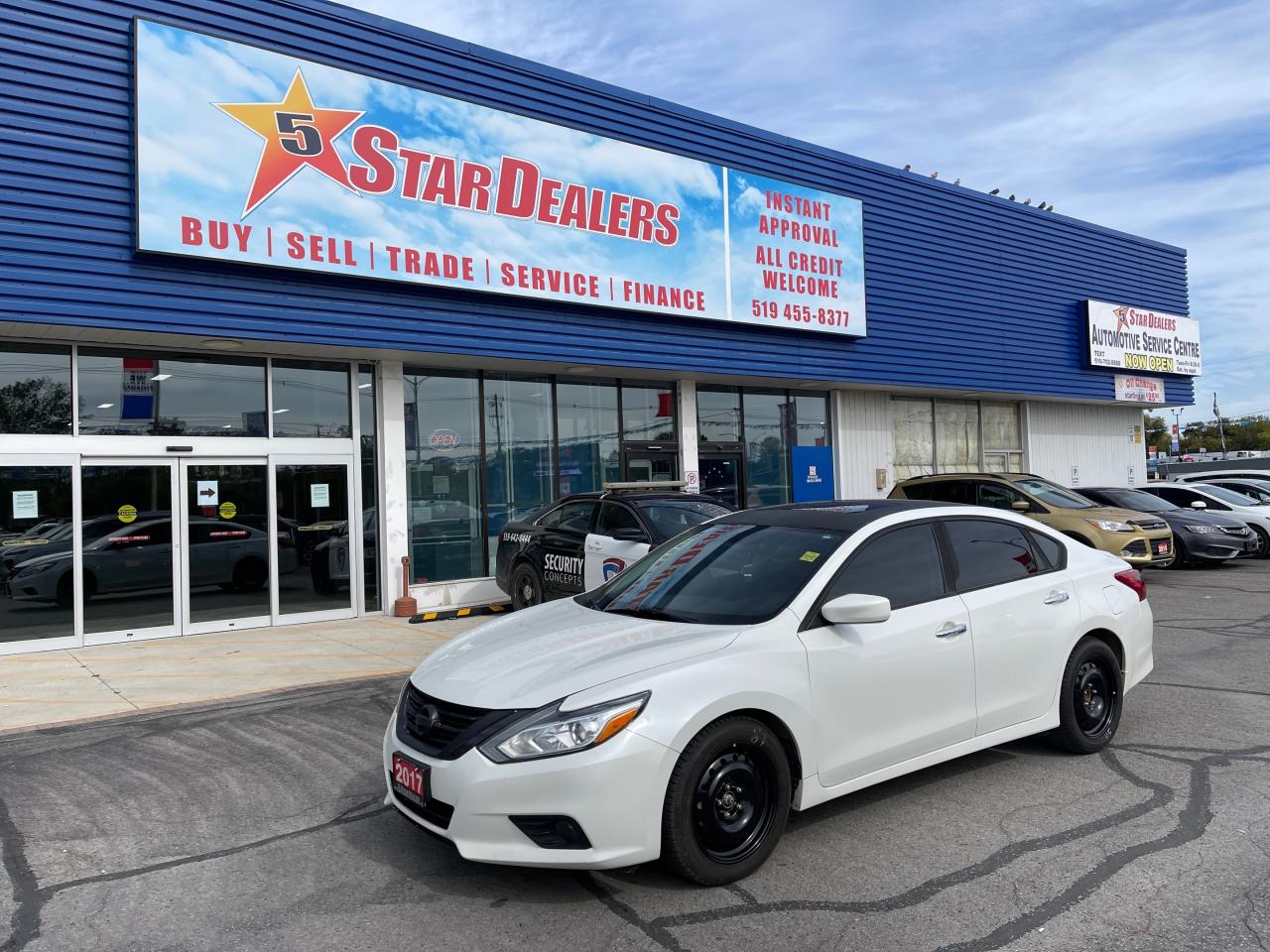 Used 2017 Nissan Altima SUNROOF H-SEATS LOADED MINT WE FINANCE ALL CREDIT for sale in London, ON