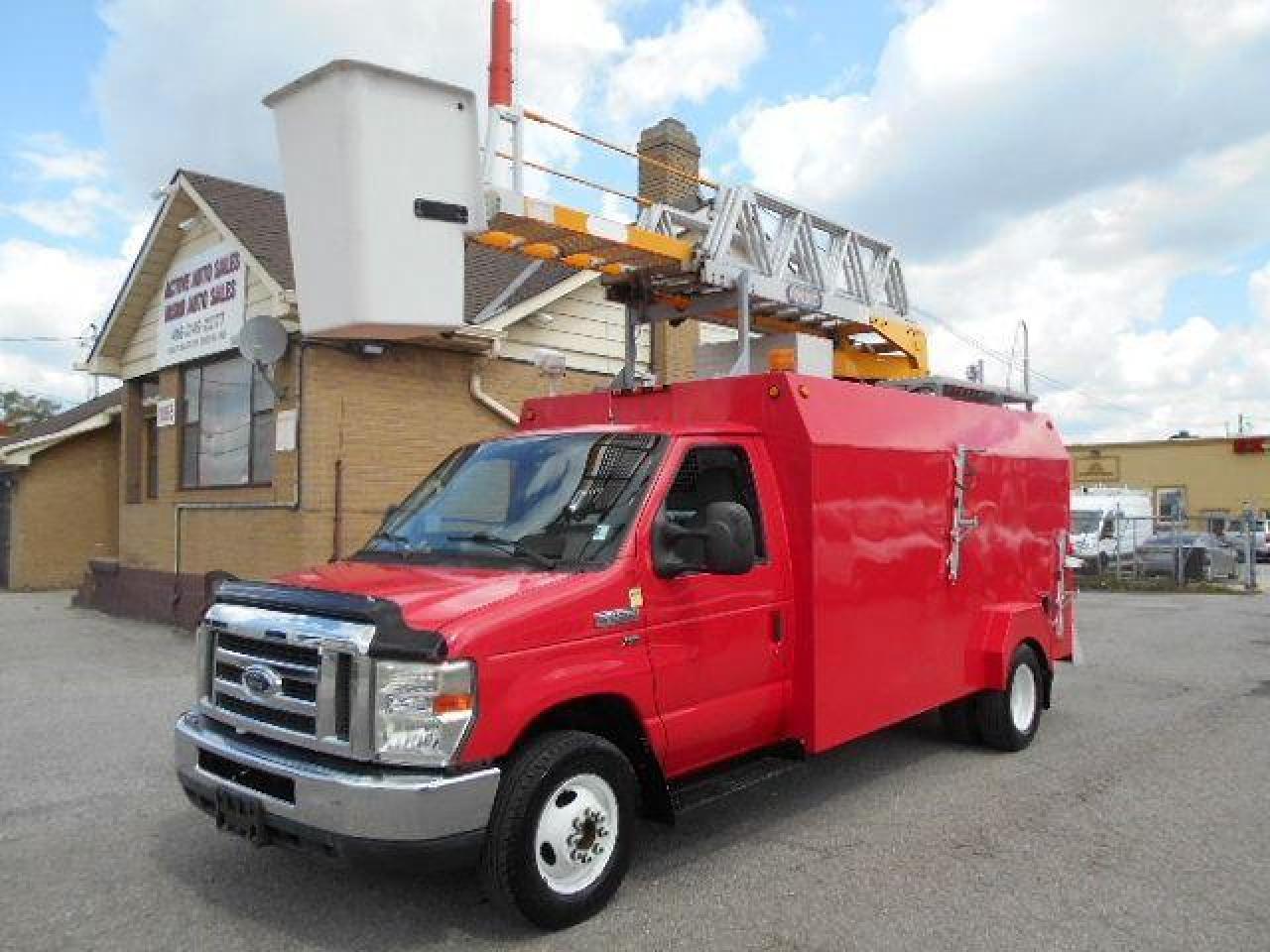 2010 Ford Econoline E-450 Super Duty Bucket truck