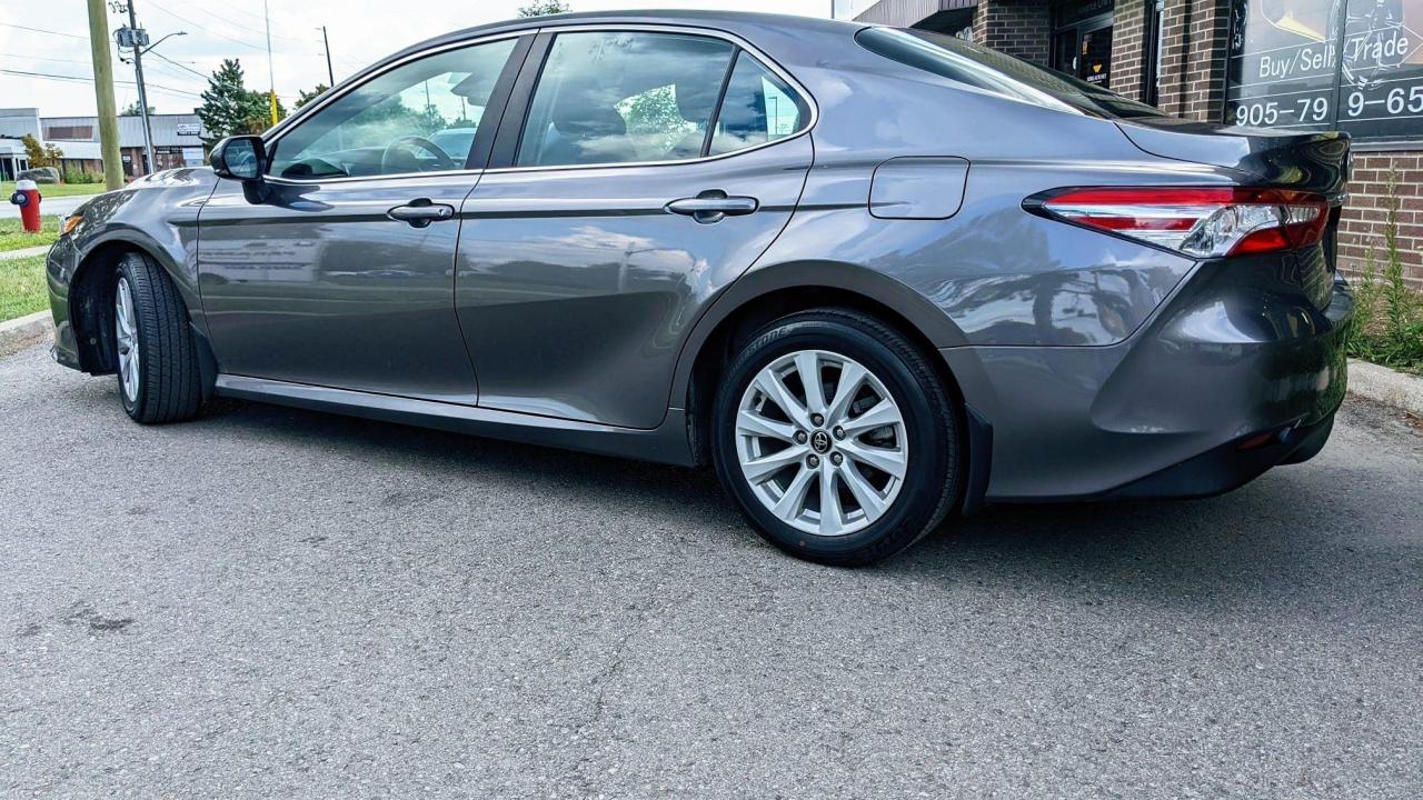 2020 Toyota Camry LE Photo4