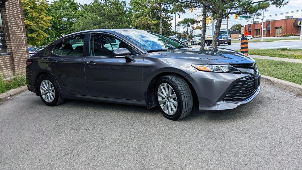 2020 Toyota Camry LE Photo2