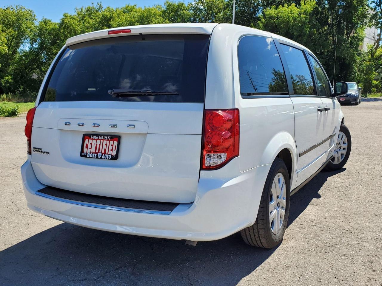 2015 Dodge Grand Caravan SE Photo4