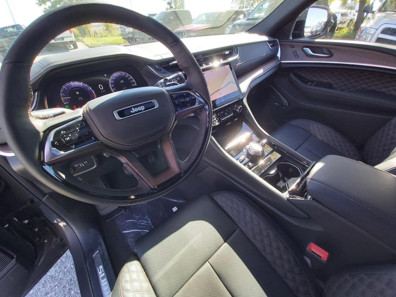 2023 Jeep Grand Cherokee L Summit Photo3