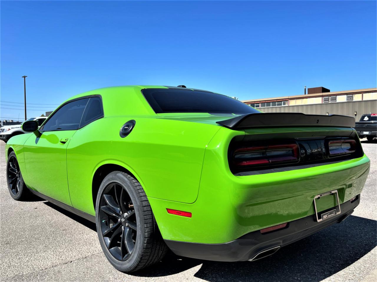 2017 Dodge Challenger SXT|V6|LEATHER|REAR VIEW|SUNROOF|SPORTS|HEATED SEATS|ALLOYS| Photo3
