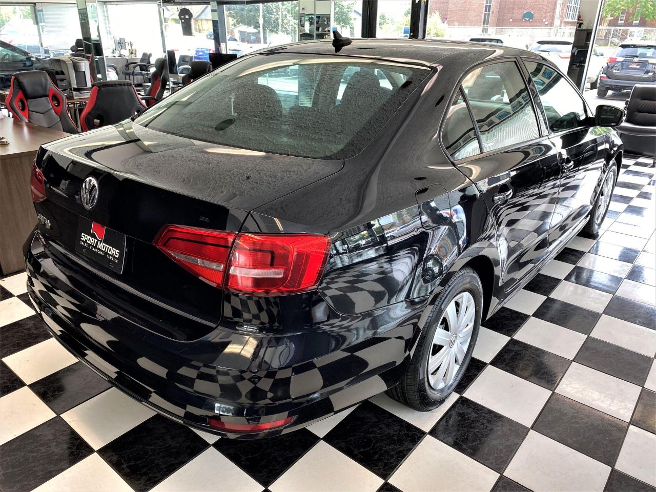 2015 Volkswagen Jetta Trendline+A/C+New Tires+Brakes+Camera+CLEAN CARFAX - Photo #4