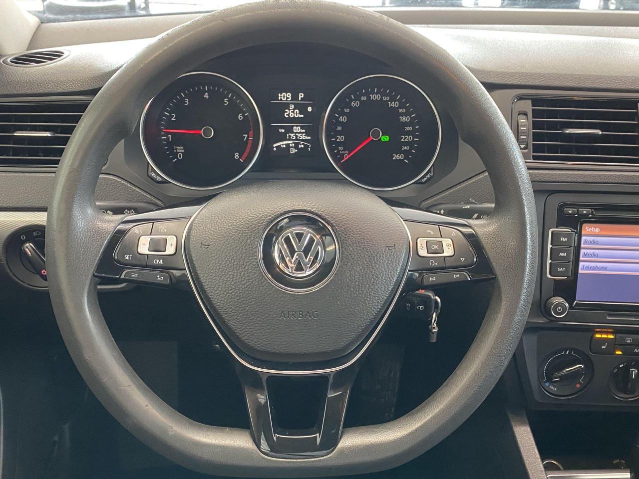 2015 Volkswagen Jetta Trendline+A/C+New Tires+Brakes+Camera+CLEAN CARFAX - Photo #9