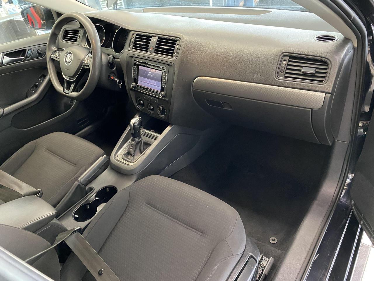 2015 Volkswagen Jetta Trendline+A/C+New Tires+Brakes+Camera+CLEAN CARFAX - Photo #20