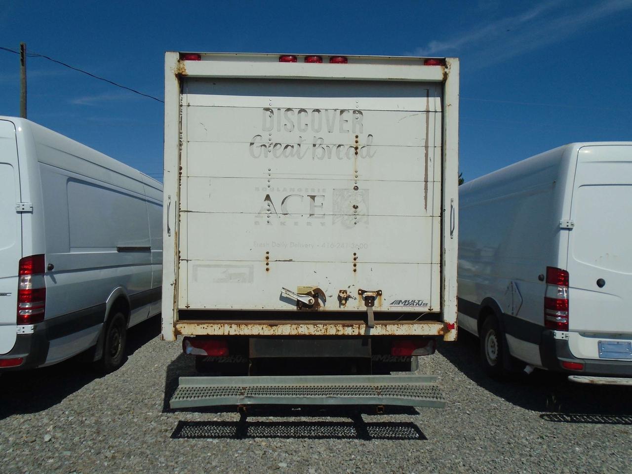 2010 Mercedes-Benz Sprinter 3500 2WD Reg Cab 170 WB Photo