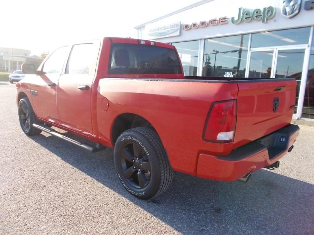 2022 RAM 1500 Classic TRADESMAN Photo4