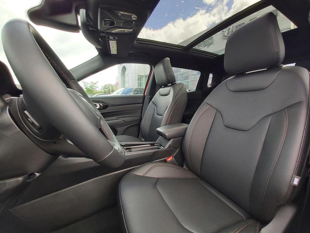 2022 Jeep Compass LIMITED Photo4