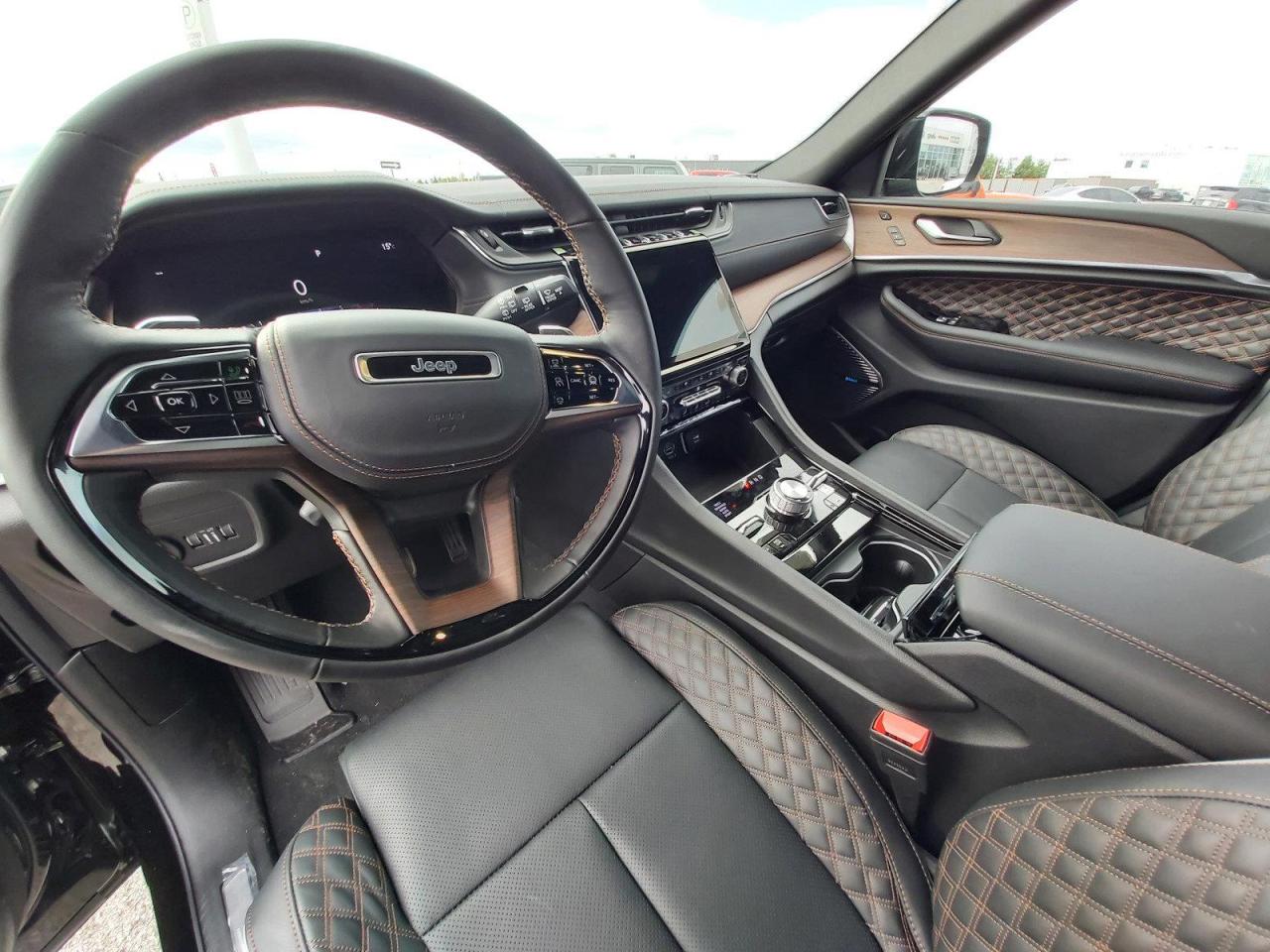 2023 Jeep Grand Cherokee L Summit Photo3