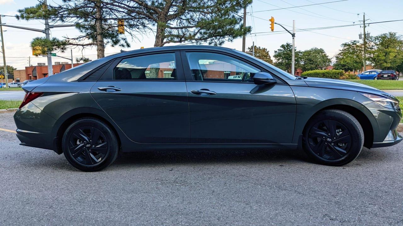 2023 Hyundai Elantra Preferred IVT w/Tech Pkg Photo4
