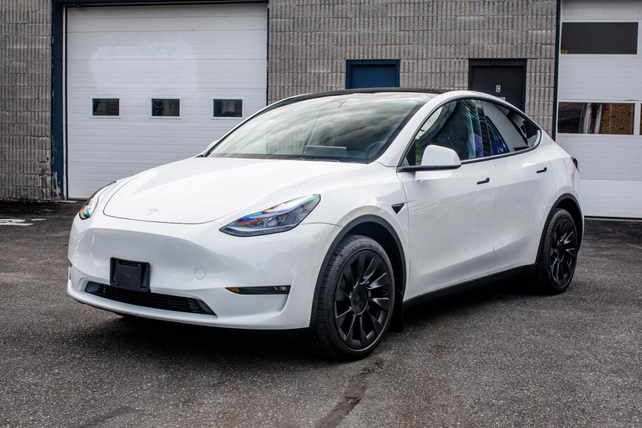 Used 2022 Tesla Model Y Long Range AWD / NEW / Low mileage for Sale in