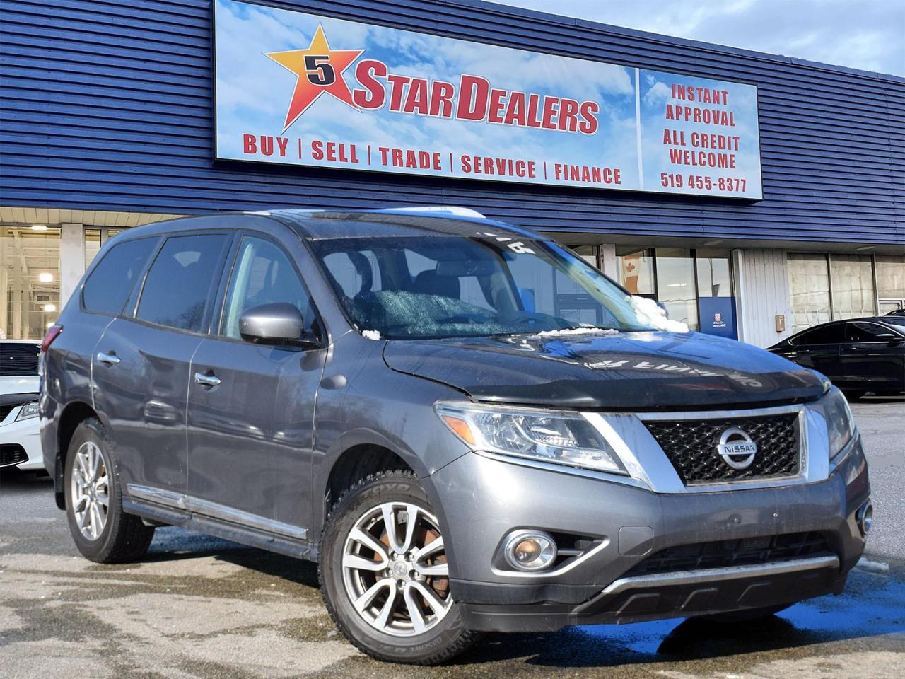 Used 2015 Nissan Pathfinder NAV LEATHER SUNROOF MINT! WE FINANCE ALL CREDIT! for sale in London, ON