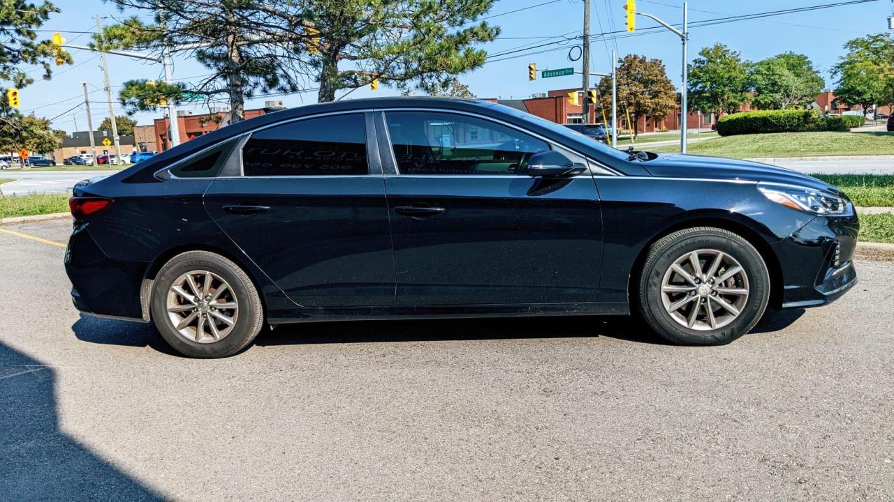 2019 Hyundai Sonata 2.4L Essential Photo3