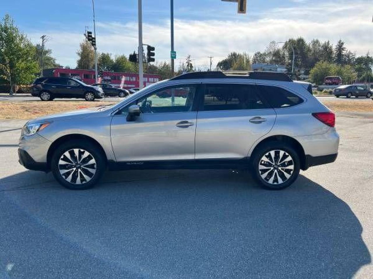 2017 Subaru Outback 3.6R Limited - Photo #5