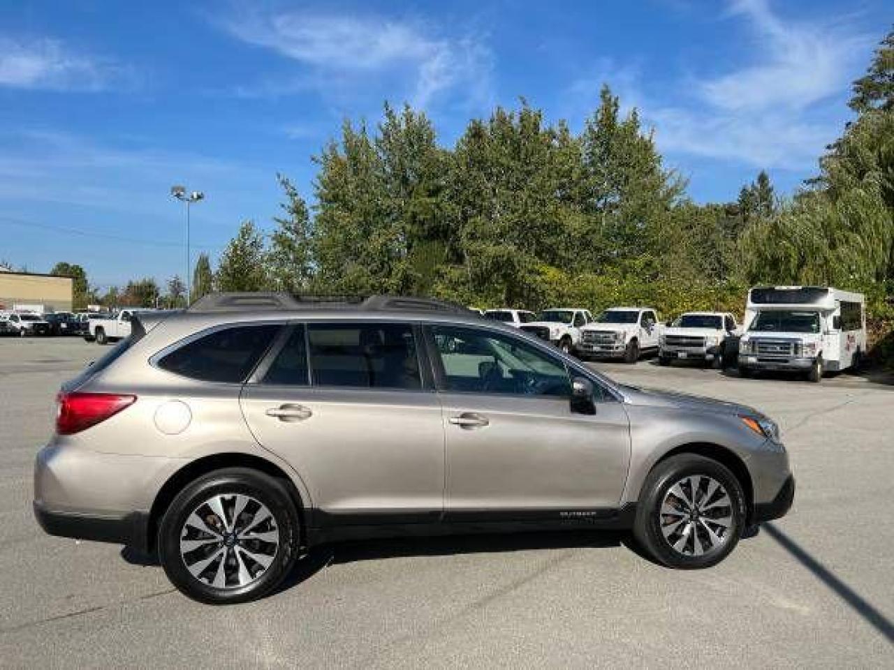 2017 Subaru Outback 3.6R Limited - Photo #9