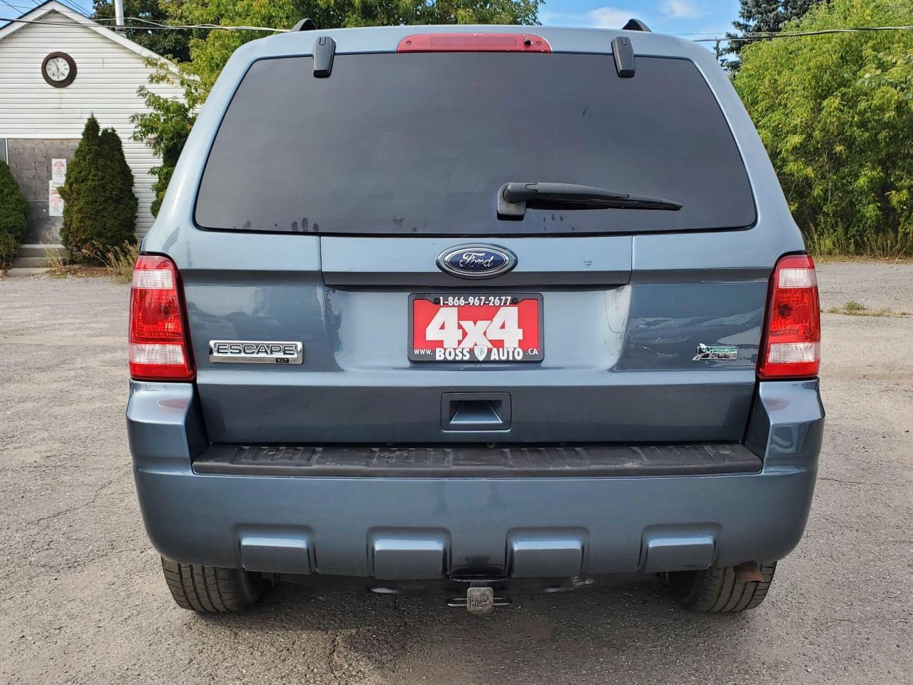 2010 Ford Escape XLT 4WD Photo3