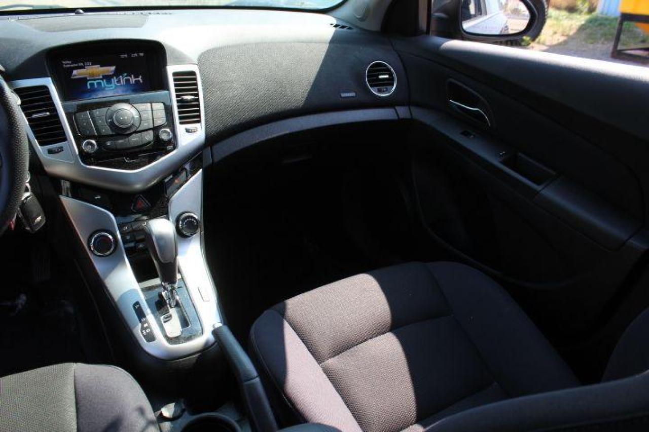 2015 Chevrolet Cruze  Photo2