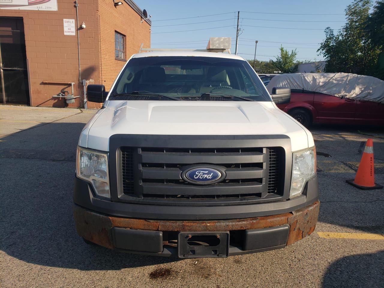 2010 Ford F-150 2WD Reg Cab 145" XL - Photo #9