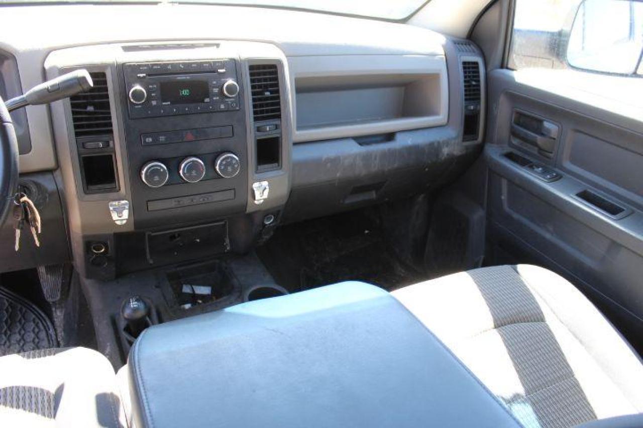 2010 Dodge Ram 3500 4WD Crew Cab 169" Photo3