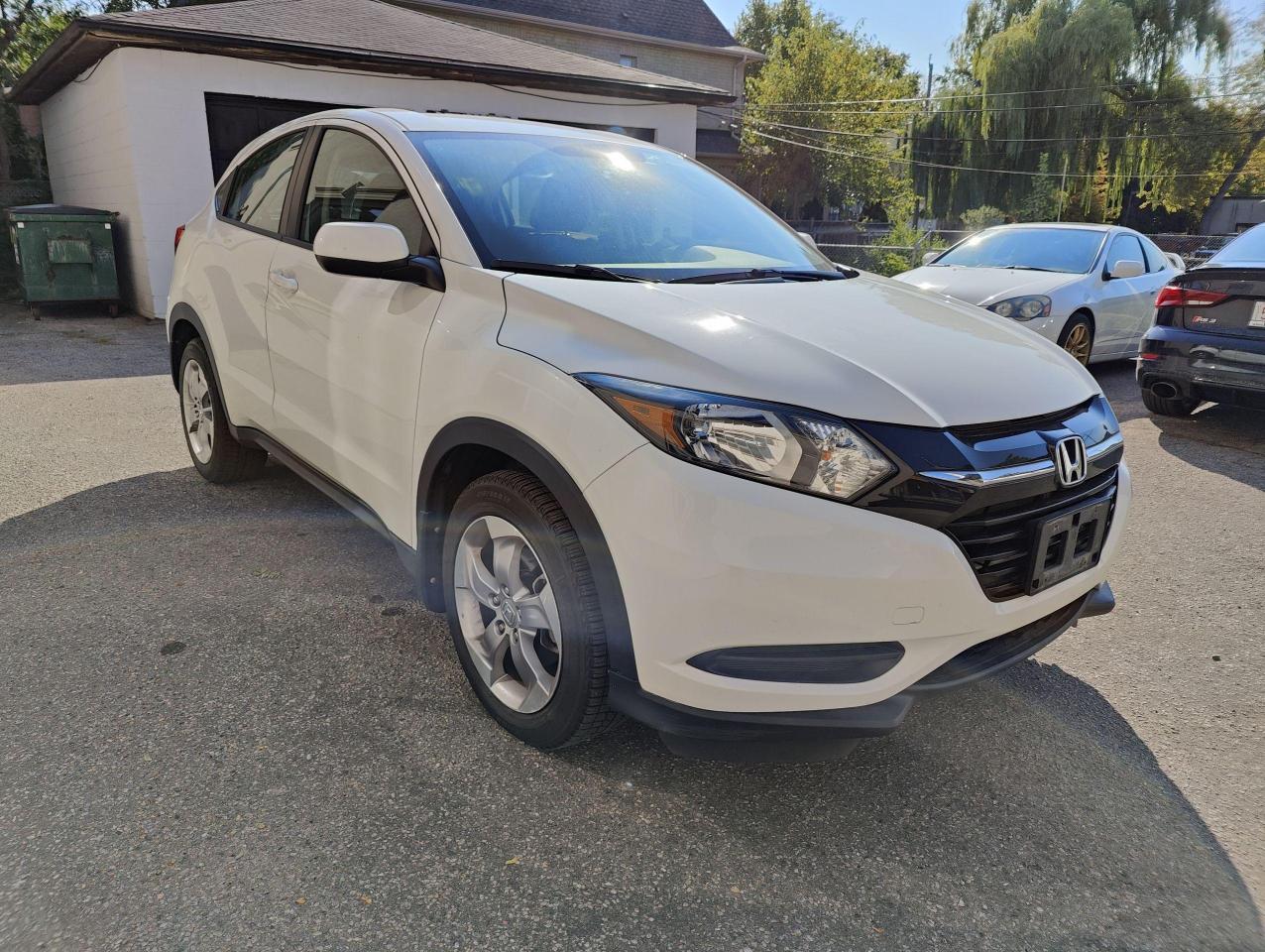 2018 Honda HR-V LX AWD • Low Milage! No Accidents! Photo2