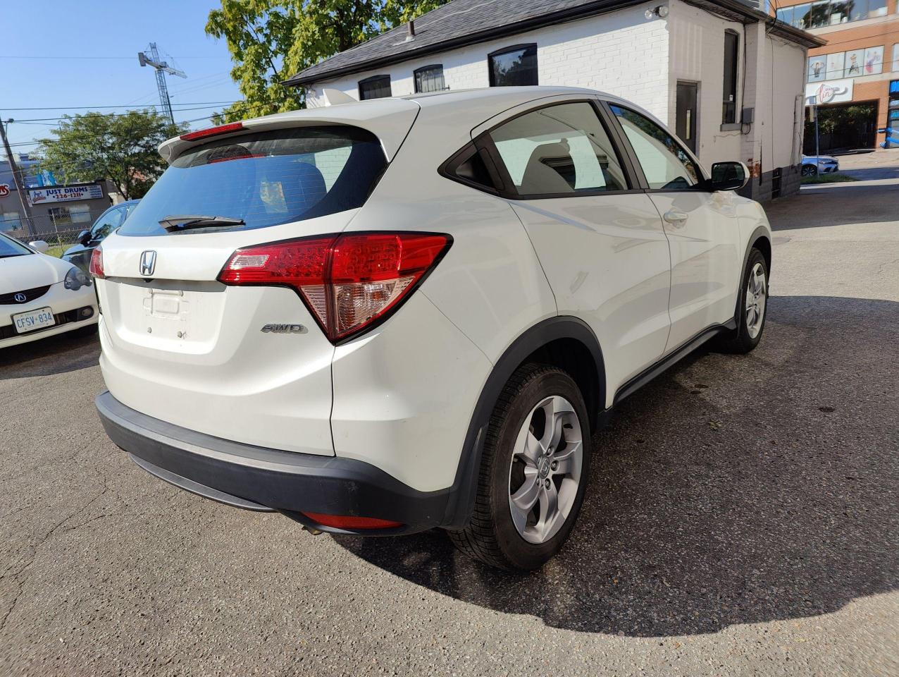 2018 Honda HR-V LX AWD • Low Milage! No Accidents! - Photo #4