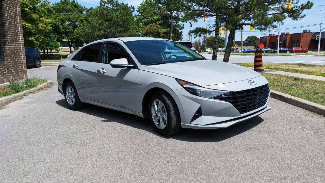 2022 Hyundai Elantra Essential Photo2