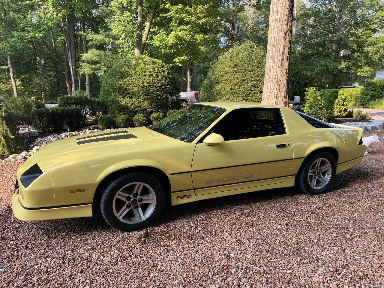 1985 Chevrolet Camaro IROC-Z  34983 km  Available In Sutton West Ontario - Photo #8