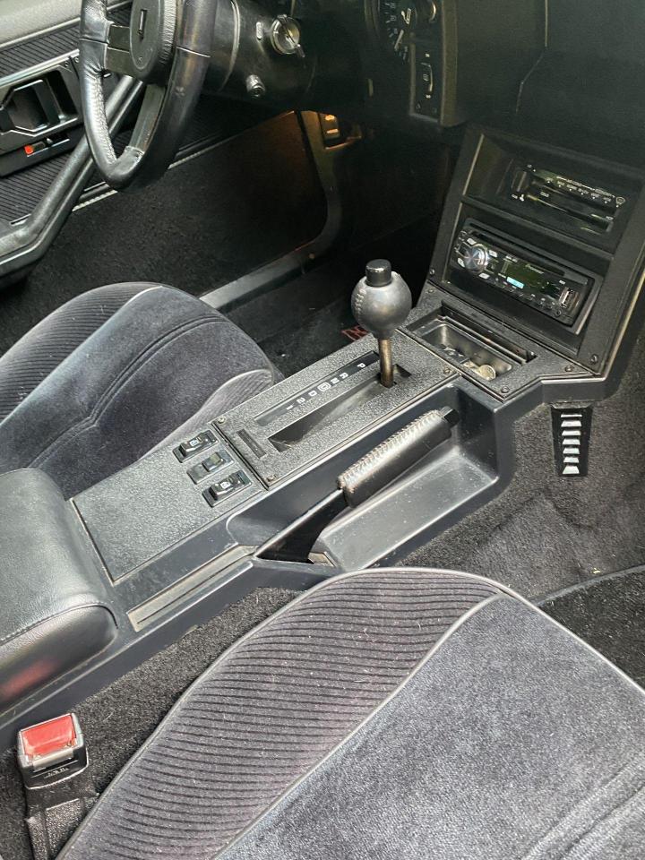 1985 Chevrolet Camaro IROC-Z  34983 km  Available In Sutton West Ontario - Photo #39