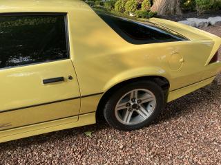 1985 Chevrolet Camaro IROC-Z  34983 km  Available In Sutton West Ontario - Photo #5