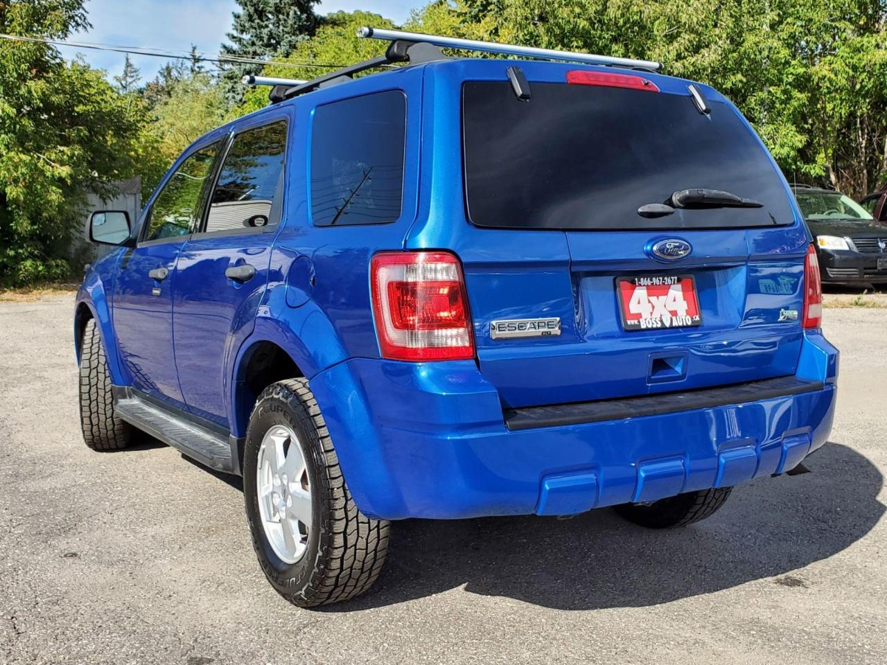 2012 Ford Escape XLT 4WD Photo2