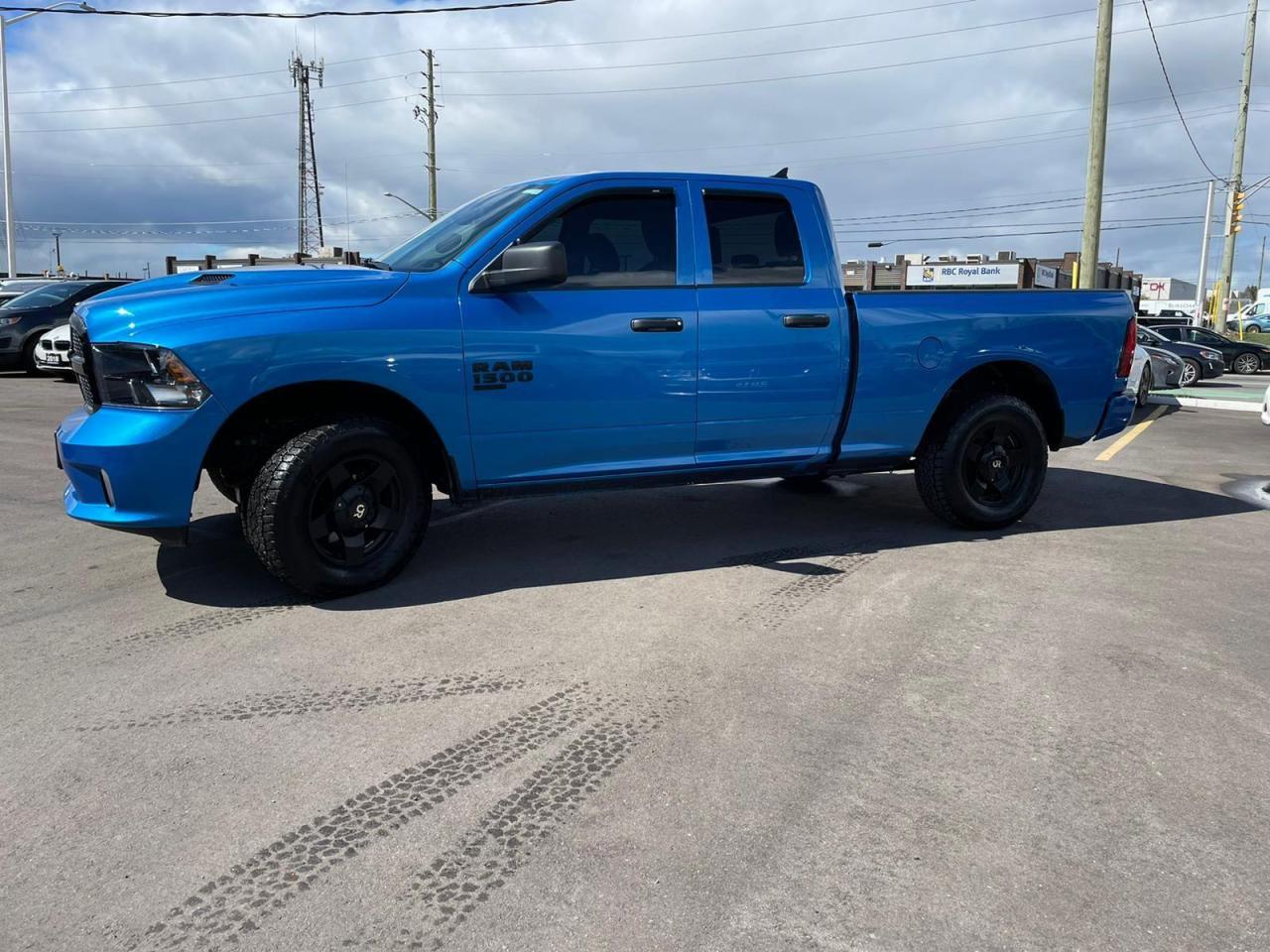 2021 RAM 1500 Express 4x4 Quad Cab 6'4" Box CARPLAY B-TOOTH B-CA Photo4