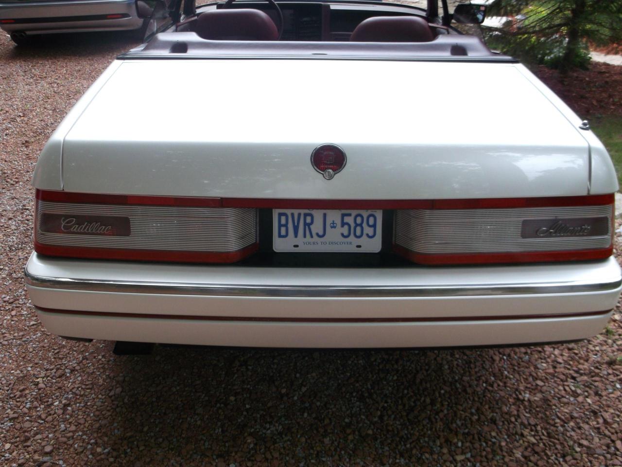 1988 Cadillac Allante CONVERTIBLE     Available In Sutton West Ontario - Photo #8
