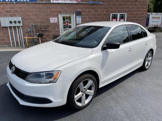 Used 2013 Volkswagen Jetta 2L/5 SPEED/NO ACCIDENTS/SAFETY INCLUDED for sale in Cambridge, ON