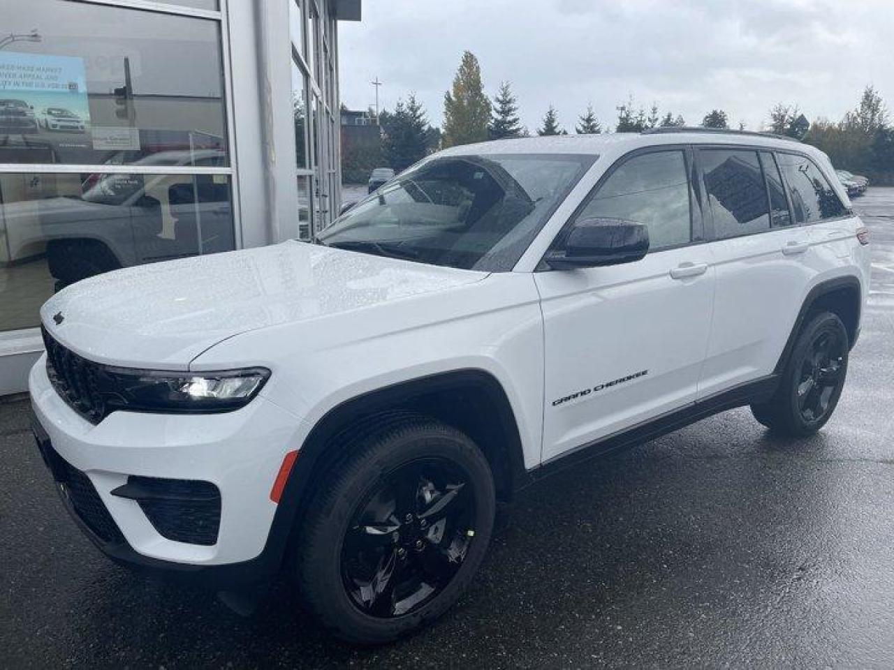 New 2023 Jeep Grand Cherokee Altitude for sale in Nanaimo, BC