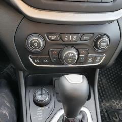 2015 Jeep Cherokee Low Km, Parks it self, Adaptive Cruise, - Photo #15