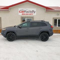 2015 Jeep Cherokee Low Km, Parks it self, Adaptive Cruise, - Photo #32