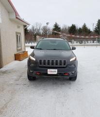 2015 Jeep Cherokee Low Km, Parks it self, Adaptive Cruise, - Photo #4