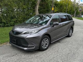Used 2022 Toyota Sienna XLE 8-Passenger FWD for sale in Scarborough, ON