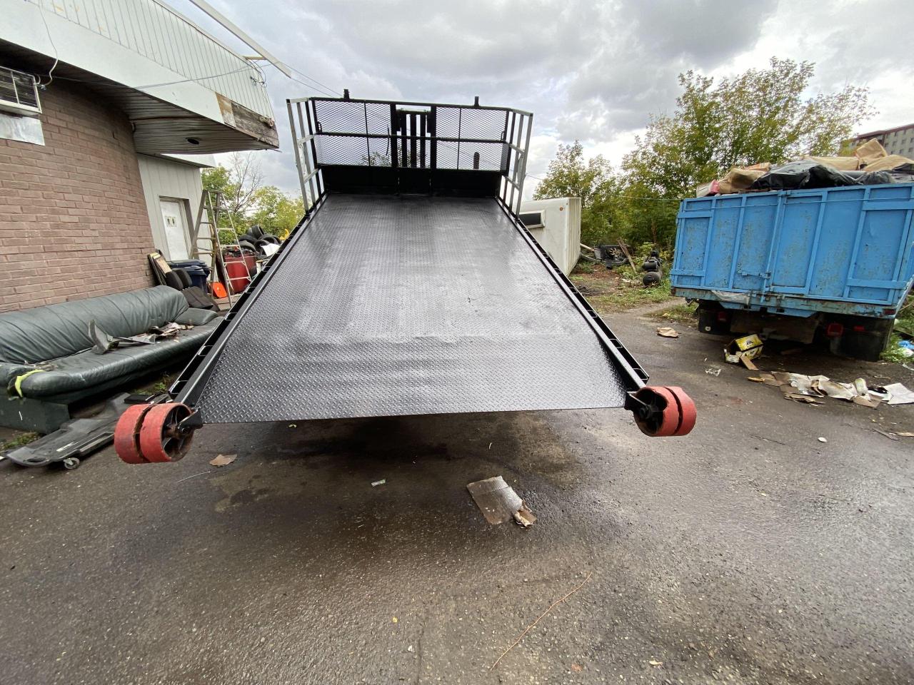 Used 2013 International 4300 rolloff for sale in North York, ON