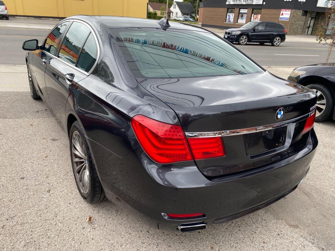 2009 BMW 7 Series 750 i - Photo #11