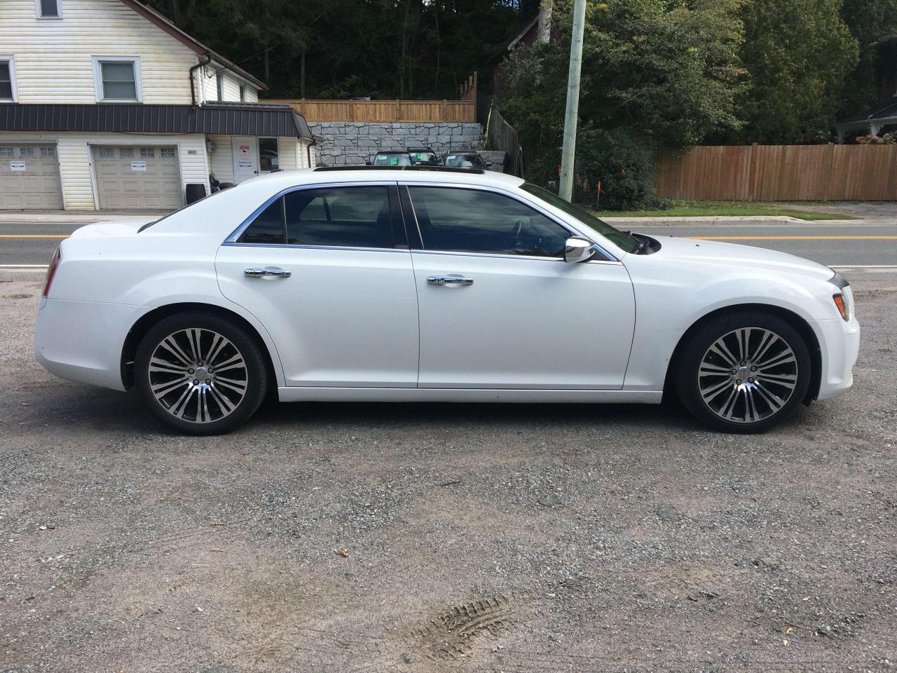 2013 Chrysler 300 4DR SDN 300S RWD - Photo #4