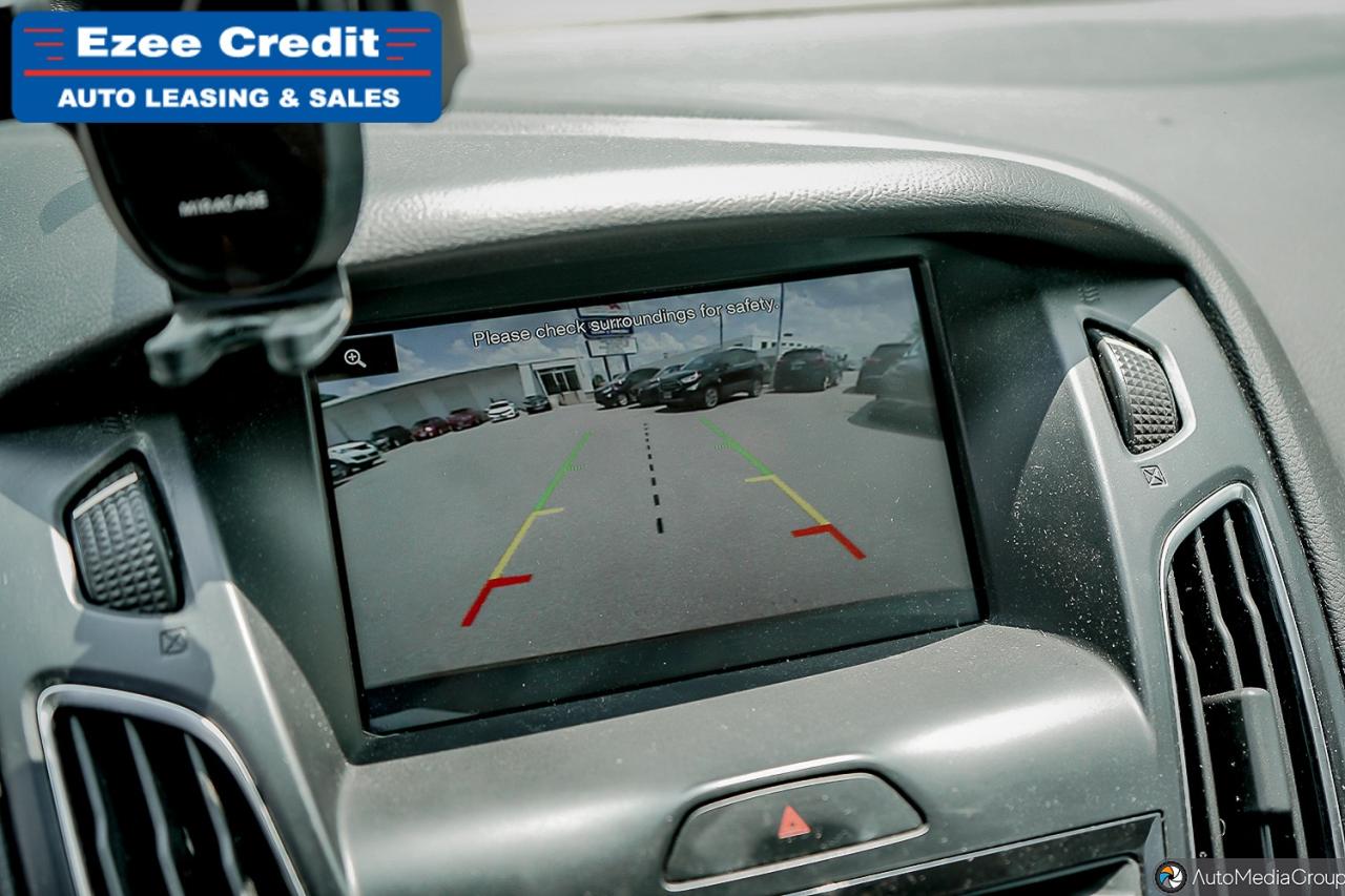 2015 Ford Focus SE Photo24