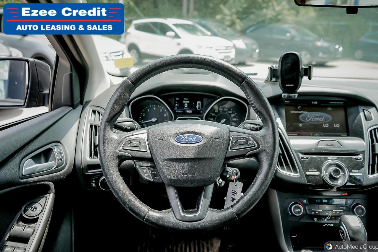 2015 Ford Focus SE Photo16
