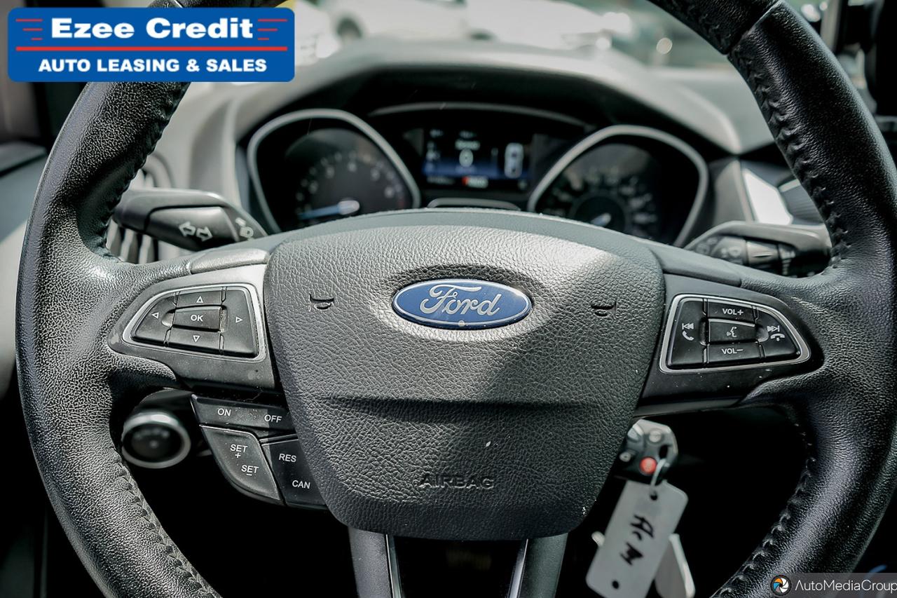 2015 Ford Focus SE Photo