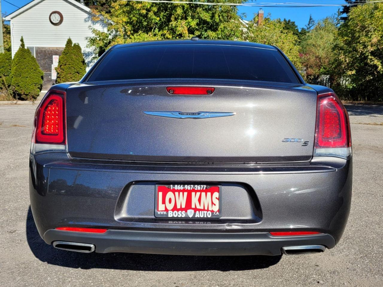 2016 Chrysler 300 "S" Photo3