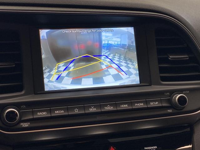 2019 Hyundai Elantra Preferred+ApplePlay+Blind Spot+CLEAN CARFAX Photo32