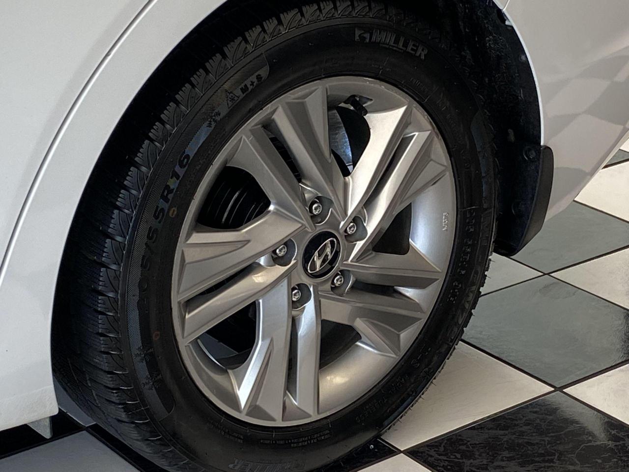 2019 Hyundai Elantra Preferred+ApplePlay+Blind Spot+CLEAN CARFAX - Photo #52
