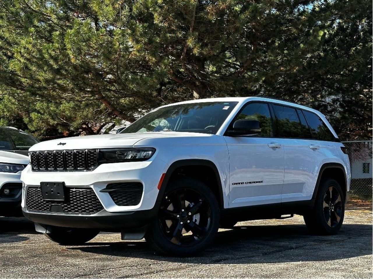 Used 2023 Jeep Grand Cherokee ALTITUDE 4X4 | HEATED SEATS | APPLE CARPLAY | NAV for sale in Waterloo, ON