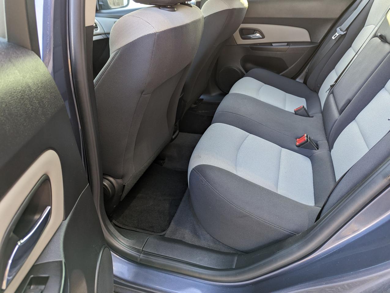 2014 Chevrolet Cruze 1.8 *Bluetooth/Cruise Control/Drives Like New* - Photo #17